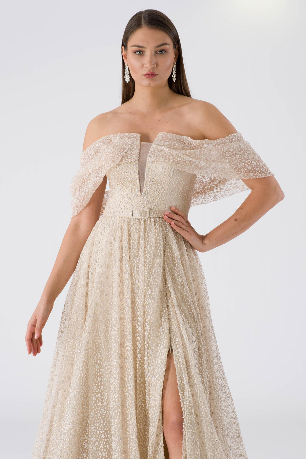 Cexo бежевое вечернее платье