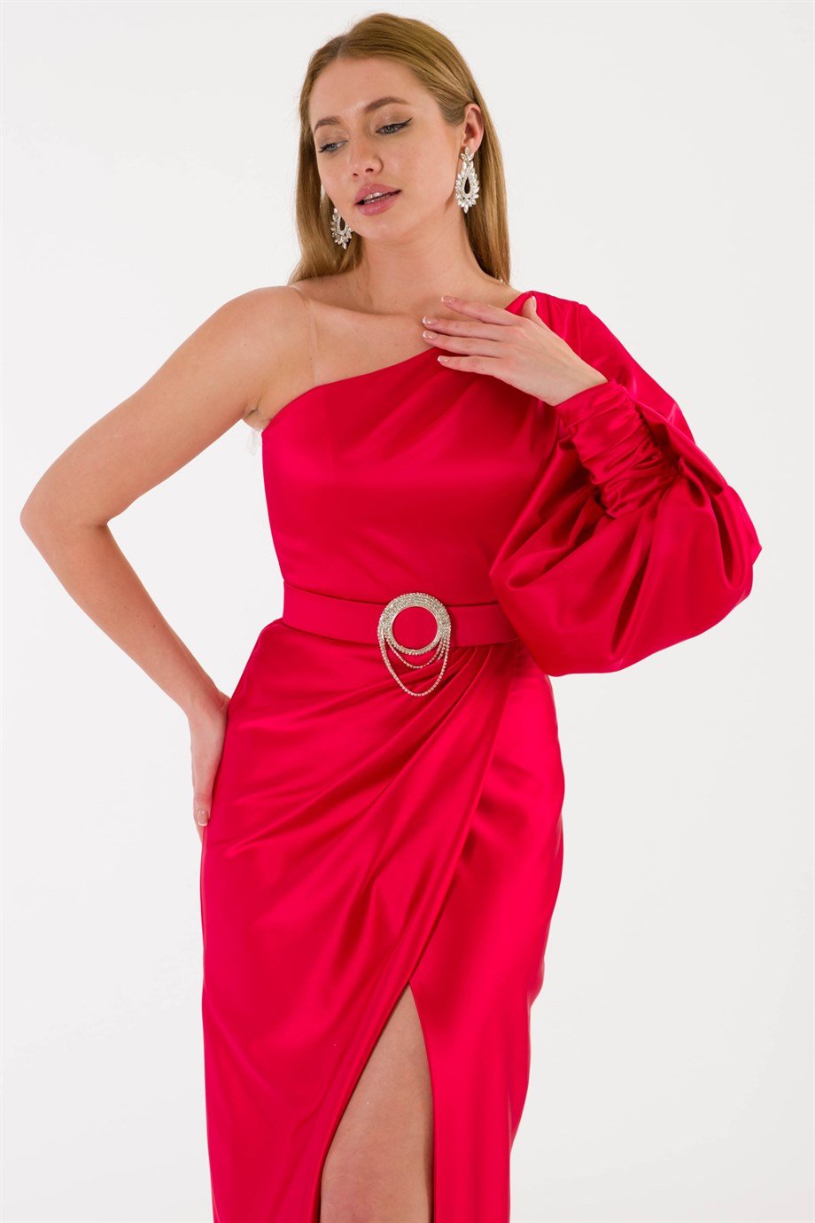Мечтает красное вечернее платье